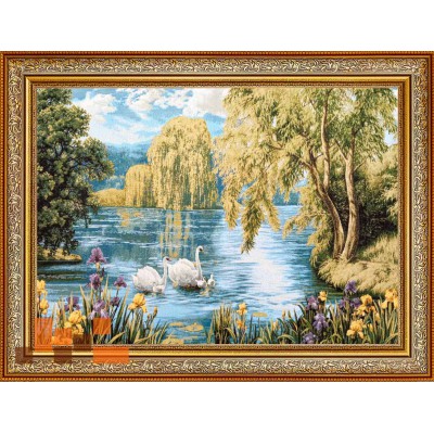 Гобеленова картина Сім'я лебедів з лебедятами 114х87см